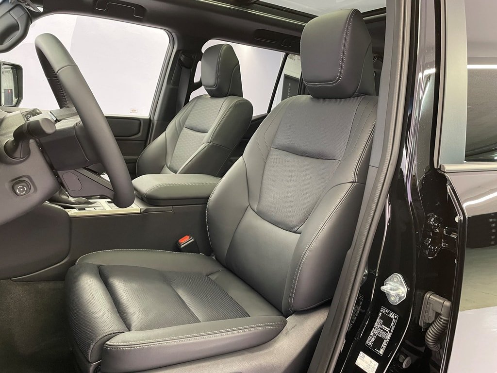TOYOTA Land Cruiser 2.8 D 230 Invincible AWD
