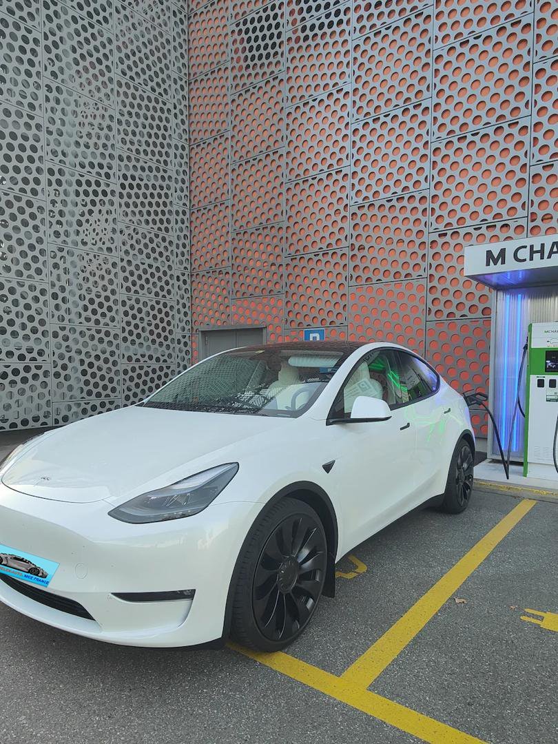 Tesla Model Y Performance D