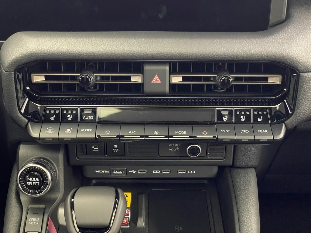 TOYOTA Land Cruiser 2.8 D 230 Invincible AWD