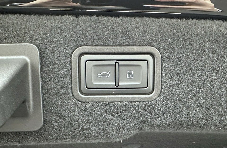 AUDI A8 50 TDI quattro FULL OPTION