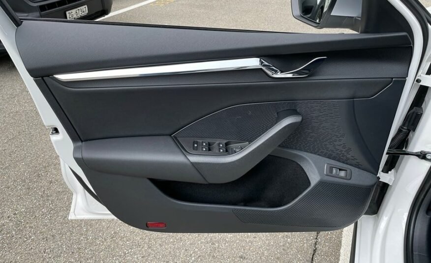 SKODA Octavia Combi 2.0 TDI DSG Scout 4×4 NEUF 1KM