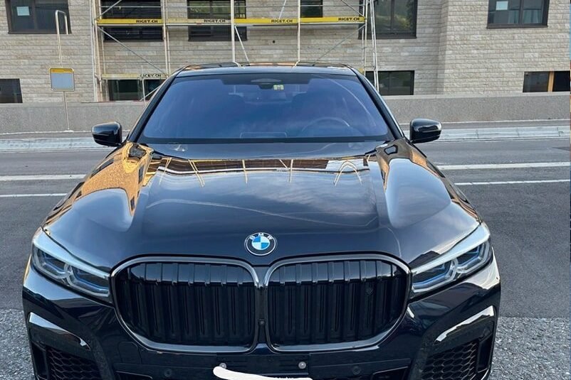 BMW 750i xDrive M Sport Steptronic 2021
