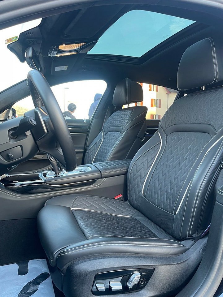 BMW 750i xDrive M Sport Steptronic 2021