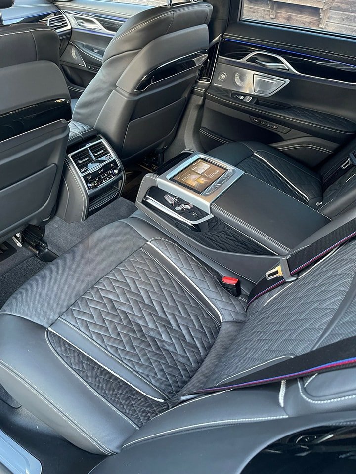 BMW 750i xDrive M Sport Steptronic 2021