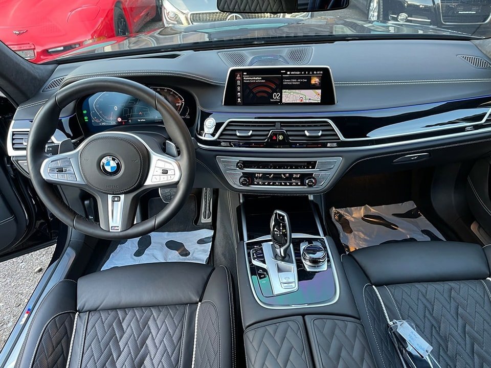BMW 750i xDrive M Sport Steptronic 2021