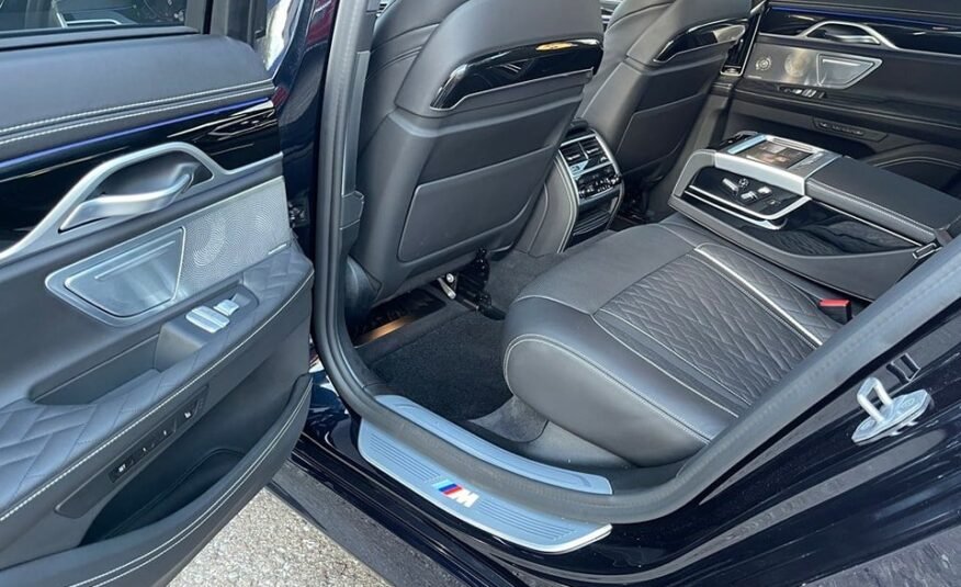 BMW 750i xDrive M Sport Steptronic 2021