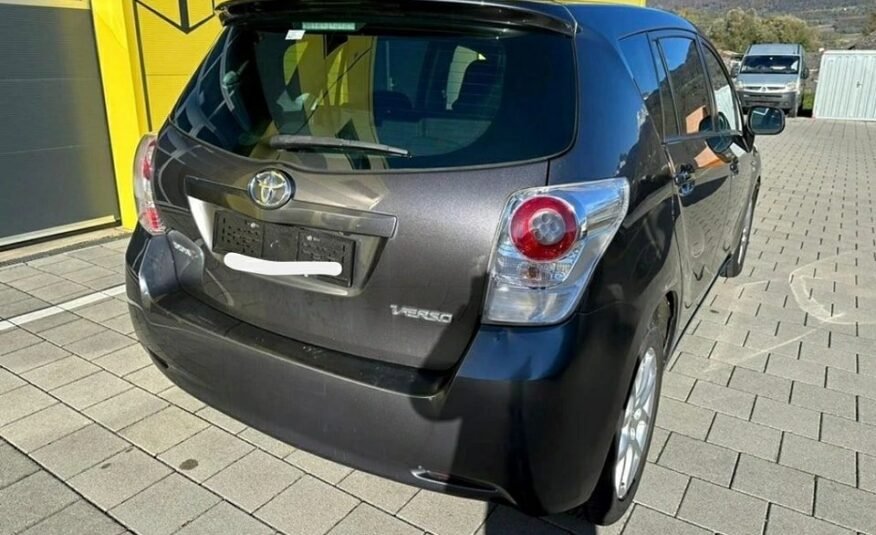 TOYOTA Verso 2.2 D-CAT Linea Luna Automatic 7 Places