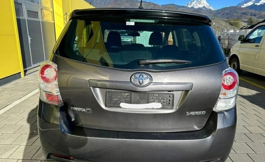 TOYOTA Verso 2.2 D-CAT Linea Luna Automatic 7 Places
