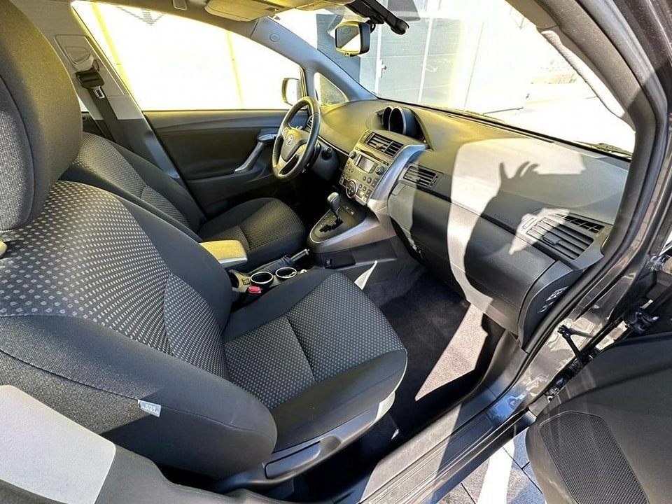 TOYOTA Verso 2.2 D-CAT Linea Luna Automatic 7 Places