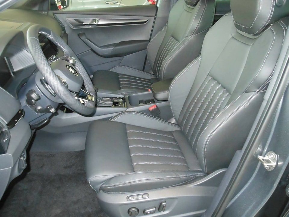 SKODA Karoq 2.0 TSI SportLine DSG 4×4 190PS Trois clés personnalisables
