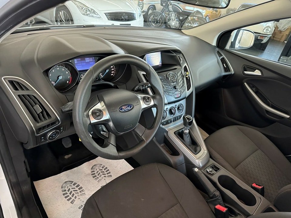 FORD Focus 1.0 SCTi Titanium