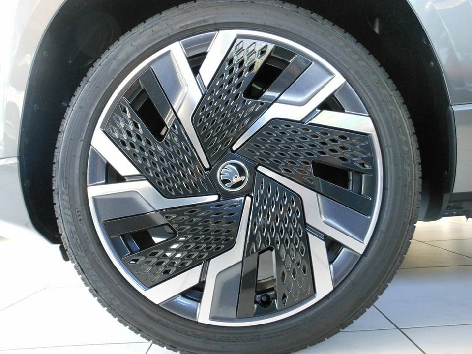 SKODA Karoq 2.0 TSI SportLine DSG 4×4 190PS Trois clés personnalisables