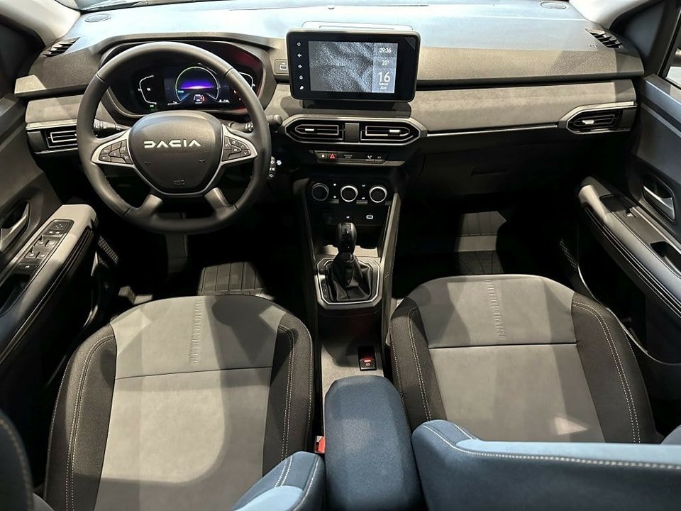 DACIA Jogger HEV 140 Extreme FULL HYBRIDE / 5 PLACES /
