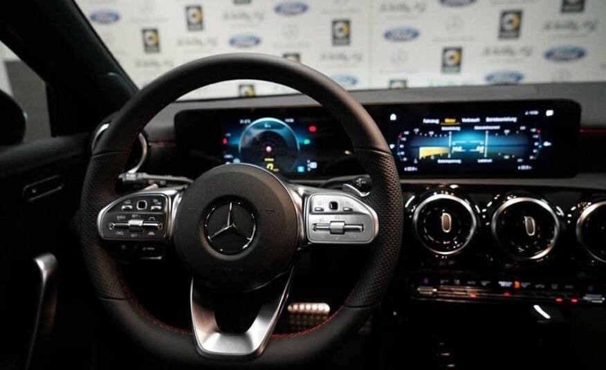 MERCEDES-BENZ A 200 d AMG Line 2021