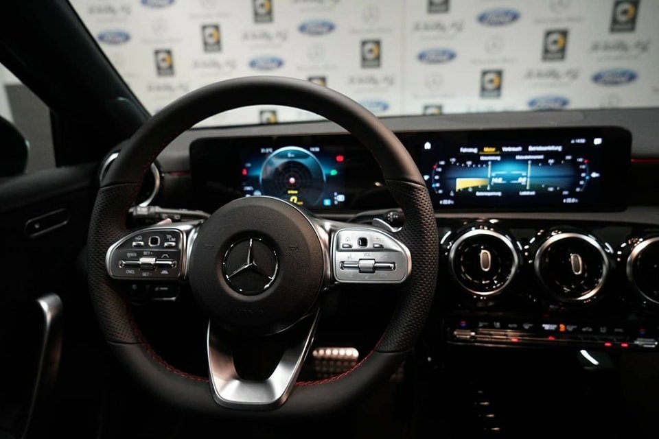 MERCEDES-BENZ A 200 d AMG Line 2021
