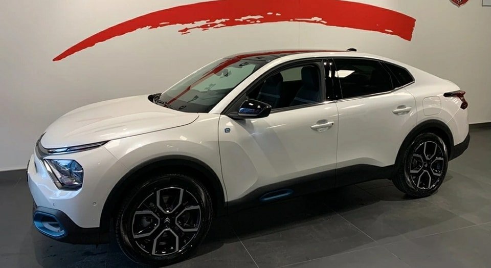 CITROEN C4 X 100 kW Shine VÉHICULE NEUF 50KM