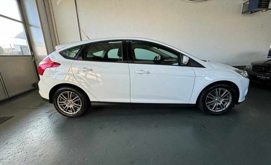 FORD Focus 1.0 SCTi Titanium