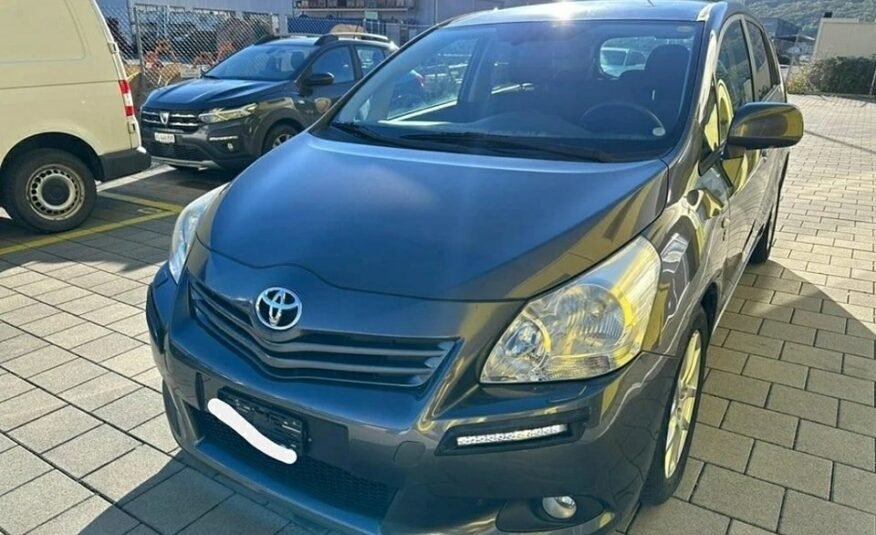 TOYOTA Verso 2.2 D-CAT Linea Luna Automatic 7 Places