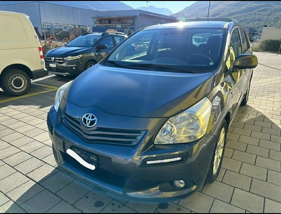 TOYOTA Verso 2.2 D-CAT Linea Luna Automatic 7 Places