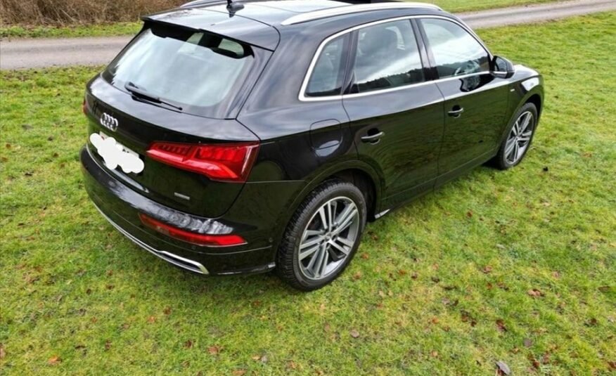 AUDI Q5 2.0 TDI quattro S-tronic