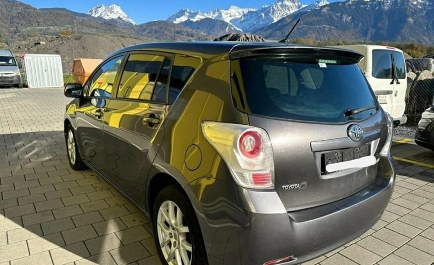 TOYOTA Verso 2.2 D-CAT Linea Luna Automatic 7 Places