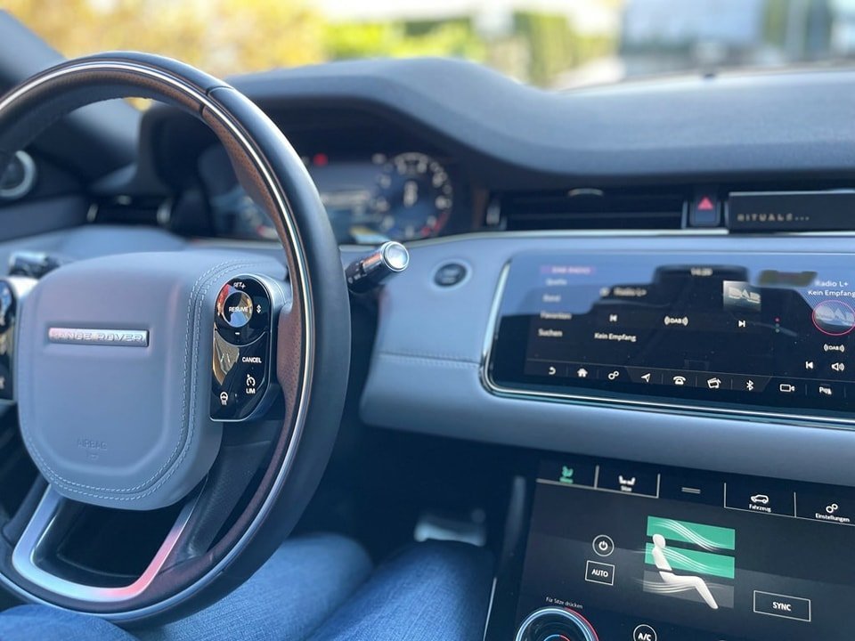 LAND ROVER Range Rover Evoque R-Dyn First Edi P 250 HSE AT9