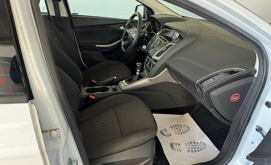FORD Focus 1.0 SCTi Titanium