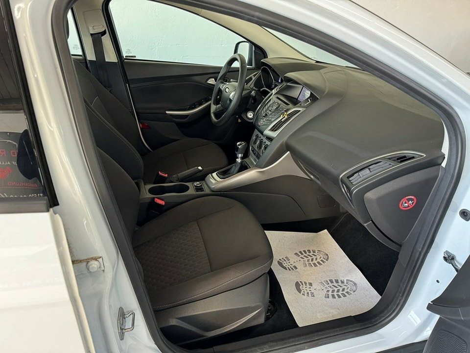FORD Focus 1.0 SCTi Titanium