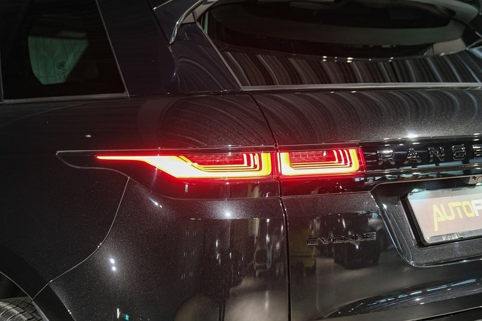 LAND ROVER Range Rover Evoque R-Dynamic D 200 MHEV SE AT9