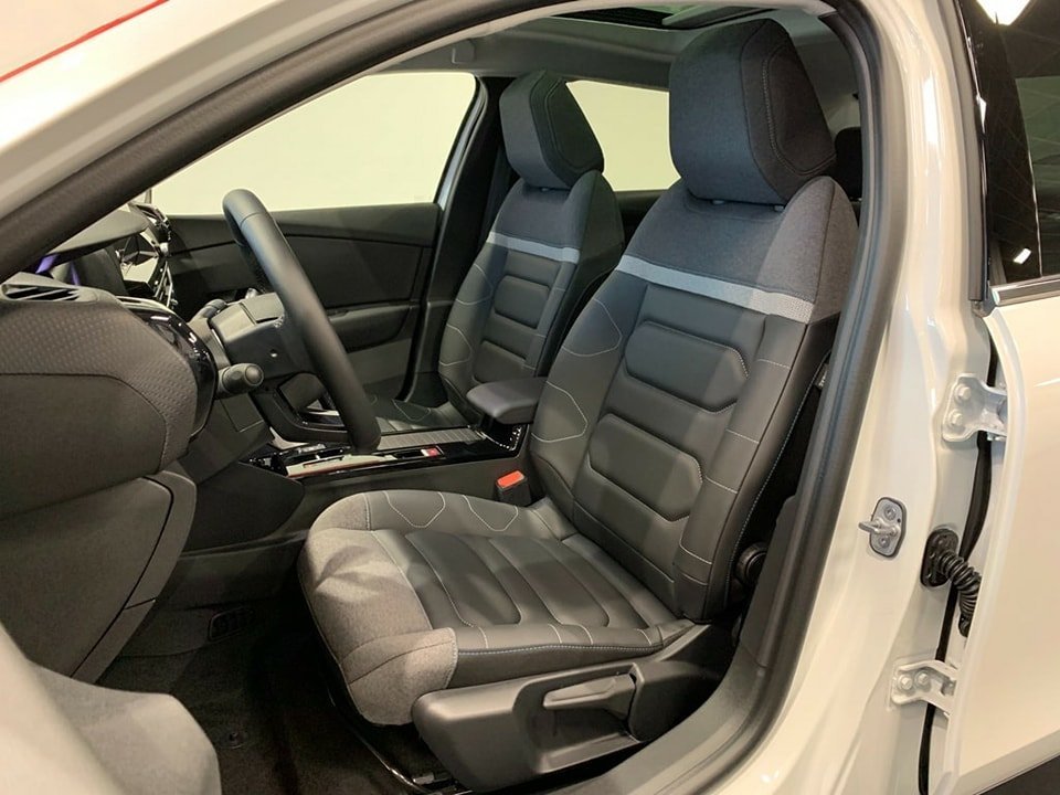 CITROEN C4 X 100 kW Shine VÉHICULE NEUF 50KM