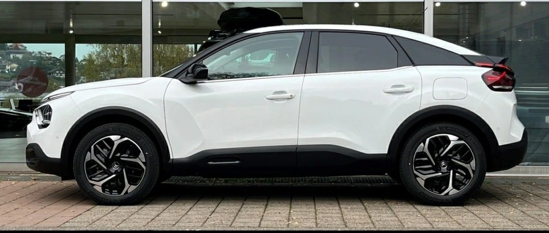 CITROEN C4 1.2 Pure Tech Shine EAT8
