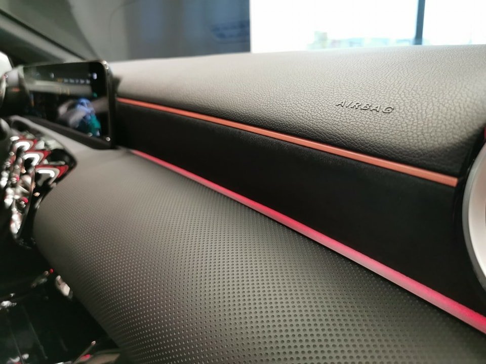MERCEDES-BENZ A 35 AMG 4Matic Speedshift 19 pouces FULL OPTIONS