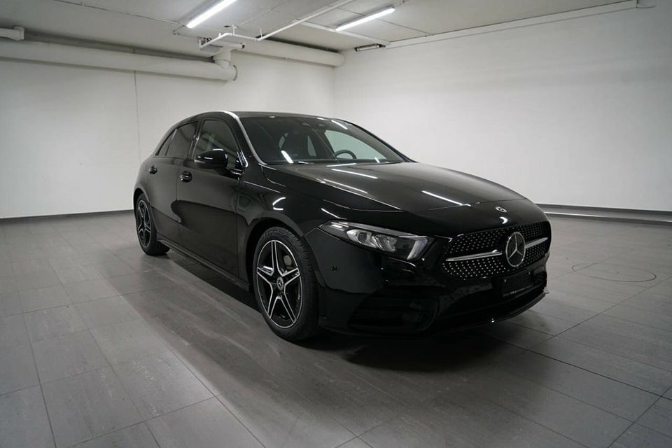 MERCEDES-BENZ A 200 d AMG Line 2021