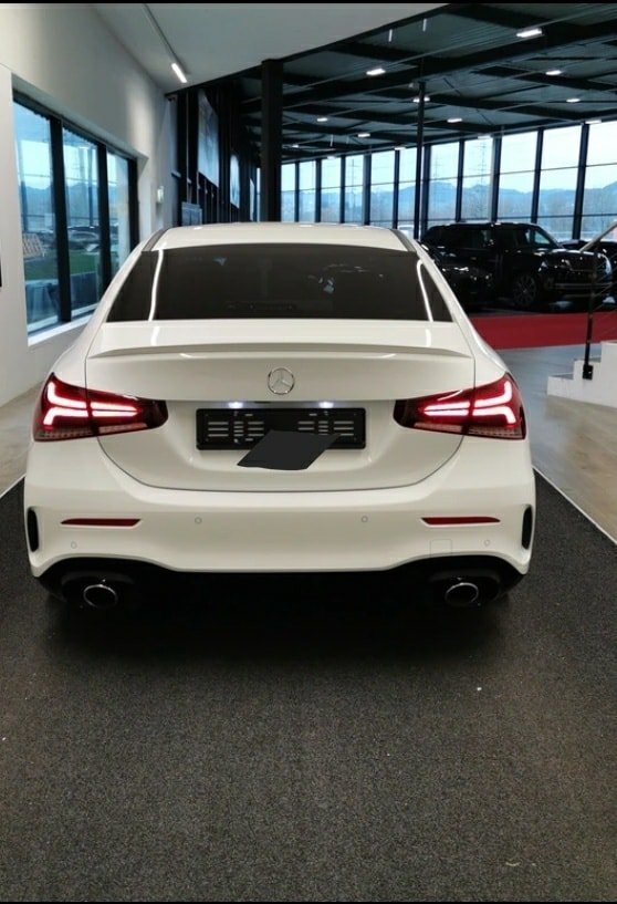 MERCEDES-BENZ A 35 AMG 4Matic Speedshift 19 pouces FULL OPTIONS