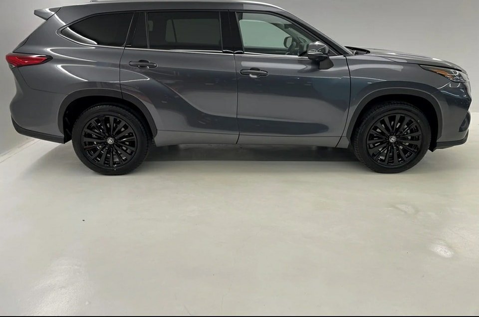 TOYOTA Highlander 2024 Hybrid 2.5 HSD Premium AWD-i 7 PLACES 1000KM