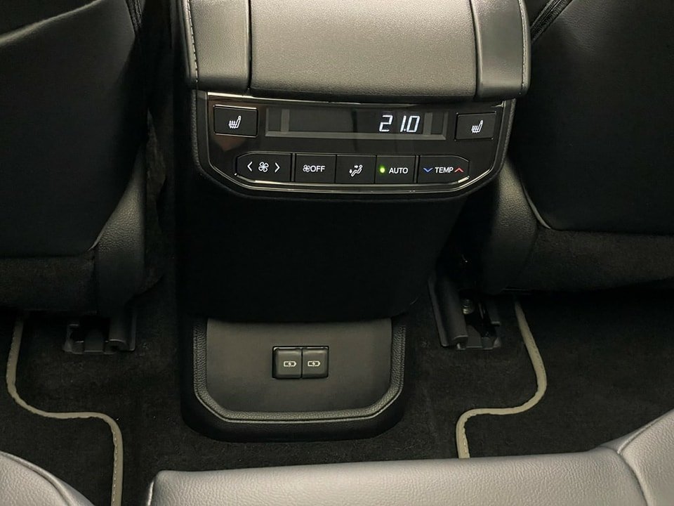 TOYOTA Highlander 2024 Hybrid 2.5 HSD Premium AWD-i 7 PLACES 1000KM