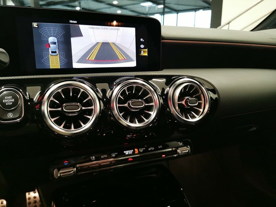 MERCEDES-BENZ A 35 AMG 4Matic Speedshift 19 pouces FULL OPTIONS
