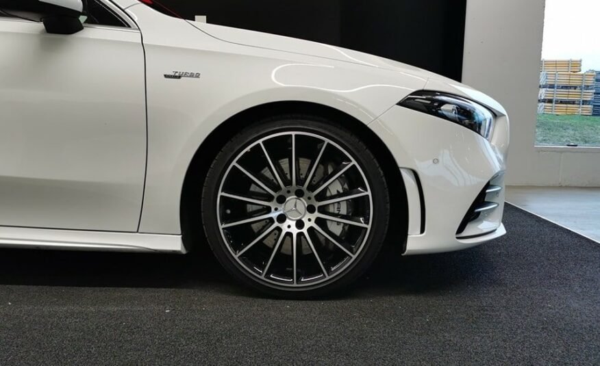 MERCEDES-BENZ A 35 AMG 4Matic Speedshift 19 pouces FULL OPTIONS