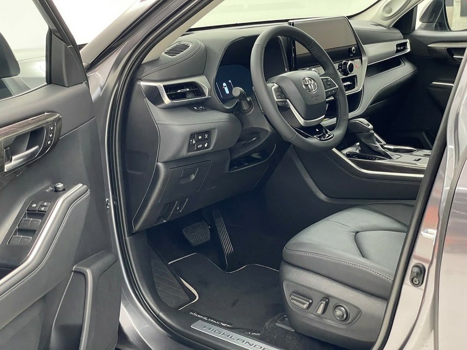 TOYOTA Highlander 2024 Hybrid 2.5 HSD Premium AWD-i 7 PLACES 1000KM