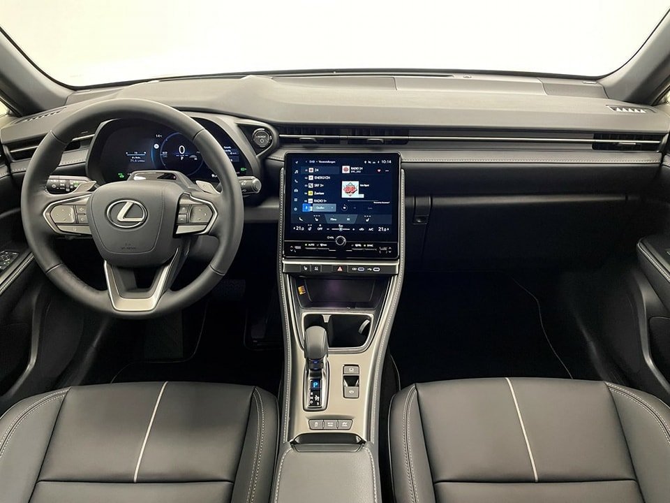 LEXUS LBX Relax E-FOUR NEUF 20KM