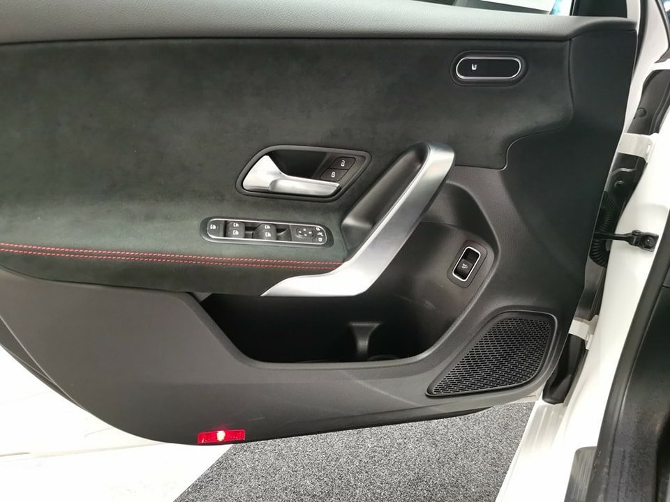 MERCEDES-BENZ A 35 AMG 4Matic Speedshift 19 pouces FULL OPTIONS
