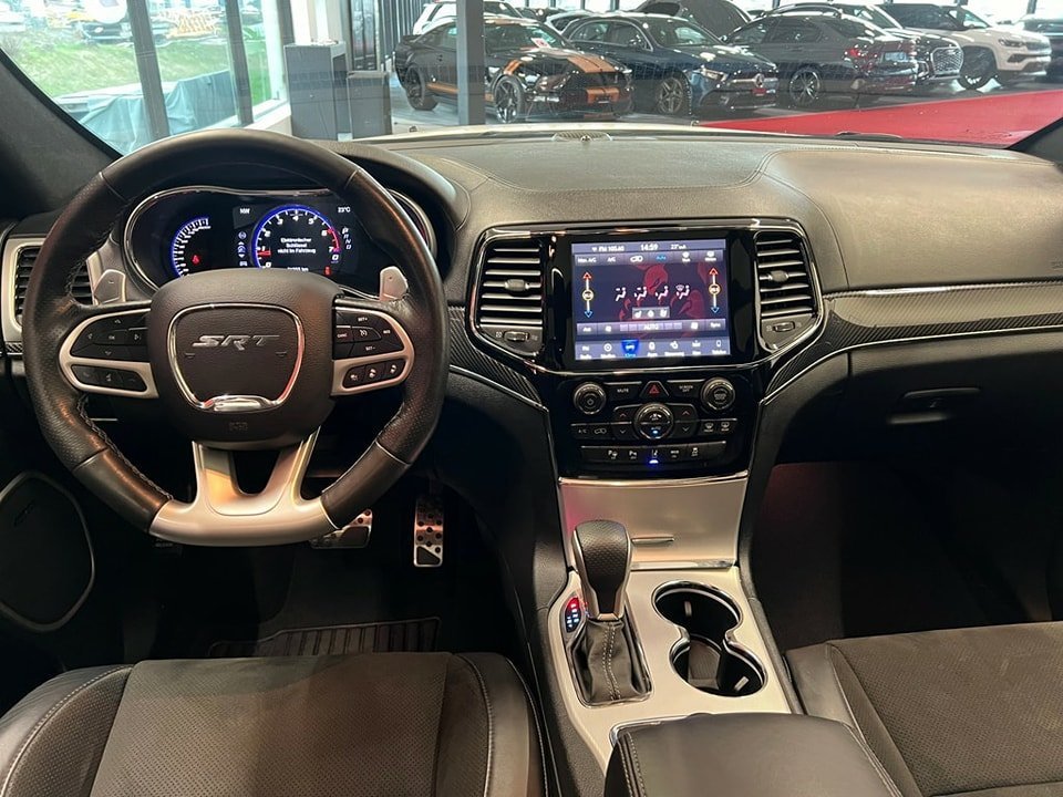 JEEP Grand Cherokee 6.4 V8 HEMI SRT8 Automatic