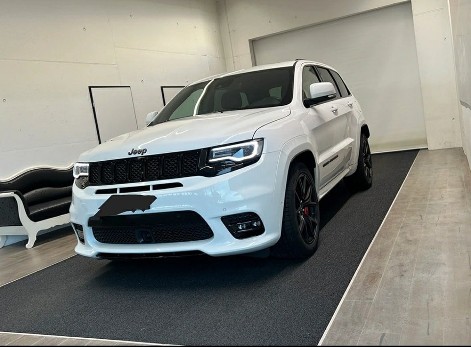 JEEP Grand Cherokee 6.4 V8 HEMI SRT8 Automatic