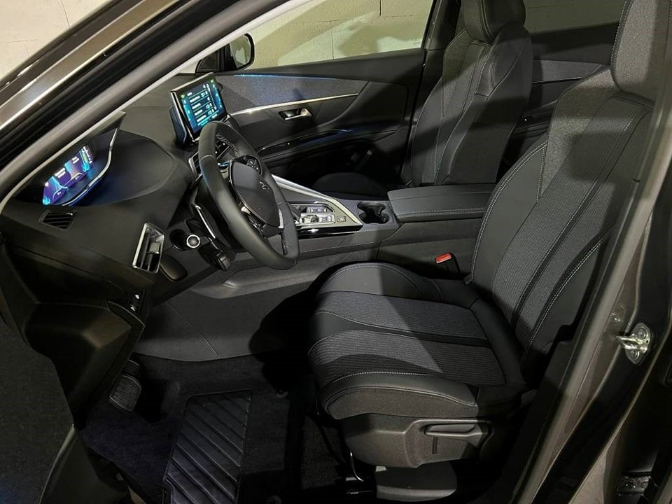 PEUGEOT 3008 300e Hybrid4 Allure Pack EAT8