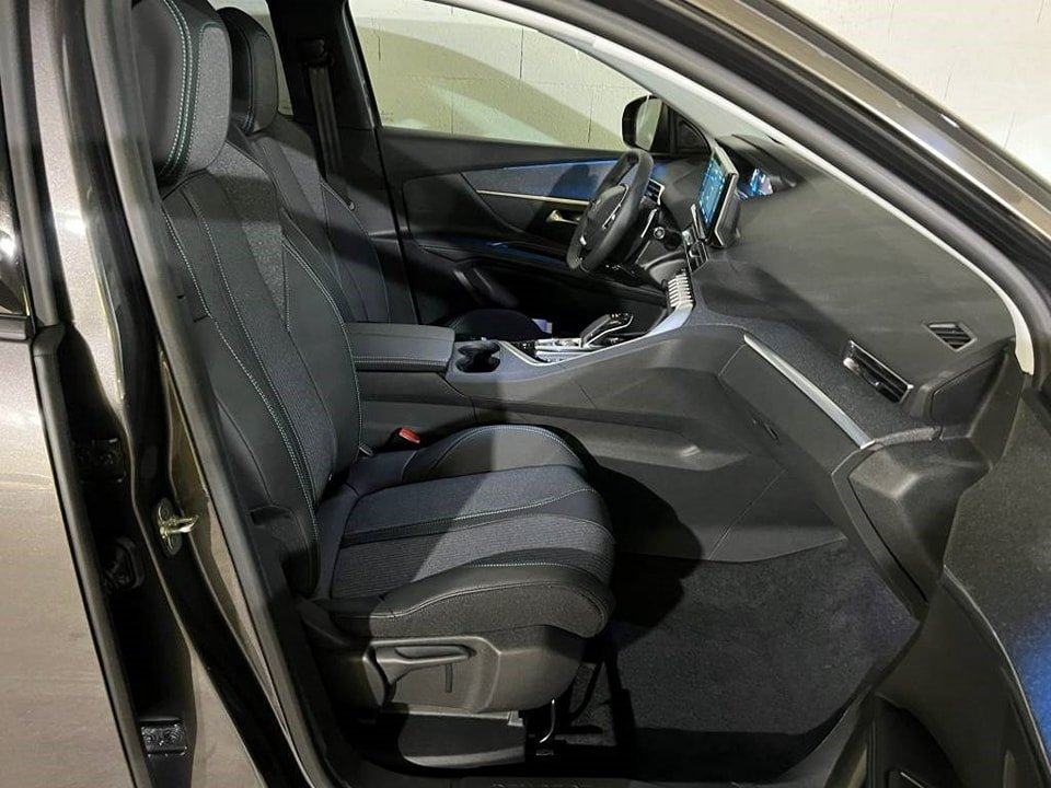 PEUGEOT 3008 300e Hybrid4 Allure Pack EAT8