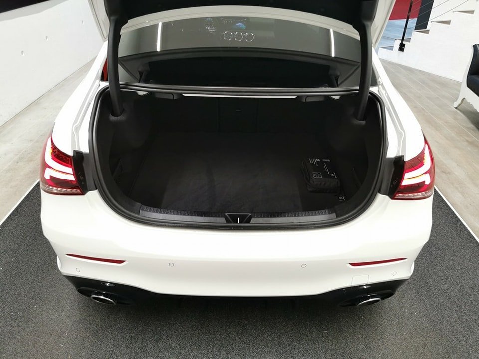 MERCEDES-BENZ A 35 AMG 4Matic Speedshift 19 pouces FULL OPTIONS
