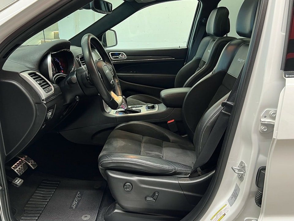 JEEP Grand Cherokee 6.4 V8 HEMI SRT8 Automatic