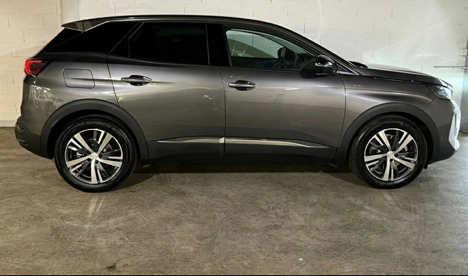 PEUGEOT 3008 300e Hybrid4 Allure Pack EAT8