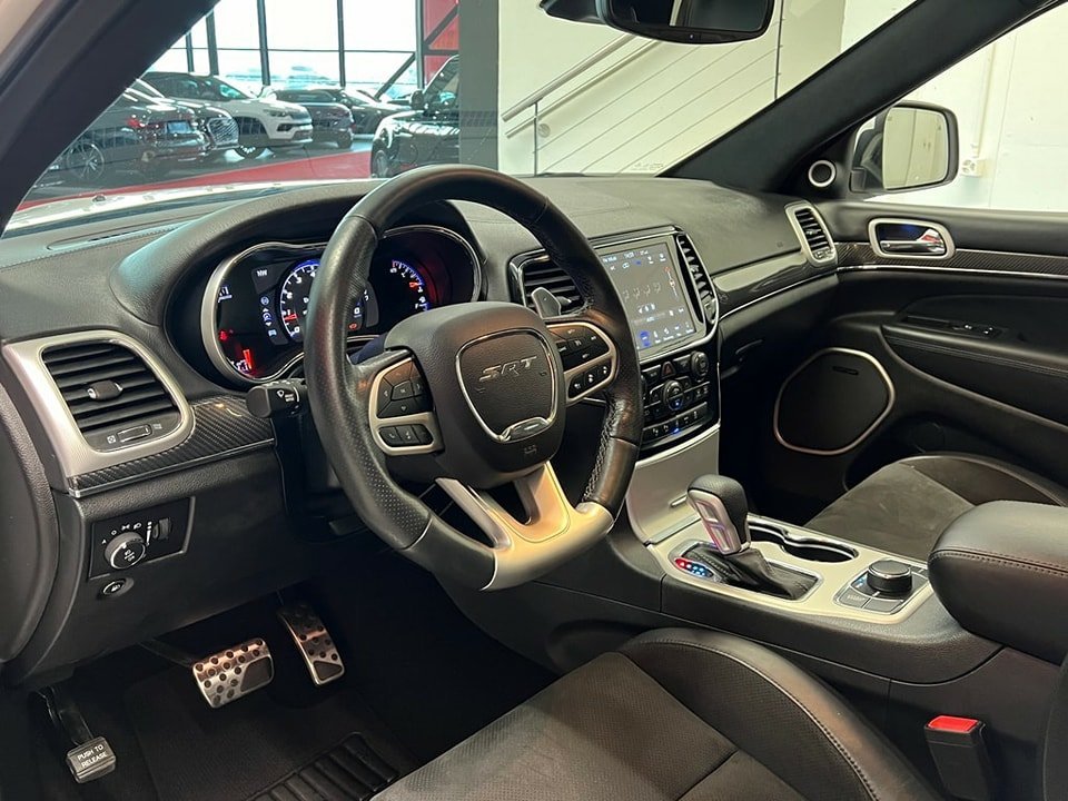 JEEP Grand Cherokee 6.4 V8 HEMI SRT8 Automatic