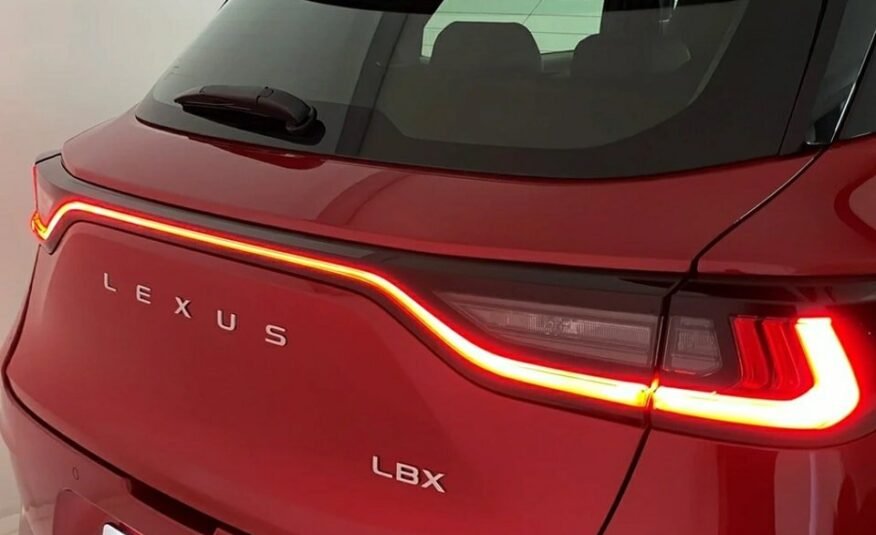 LEXUS LBX Relax E-FOUR NEUF 20KM